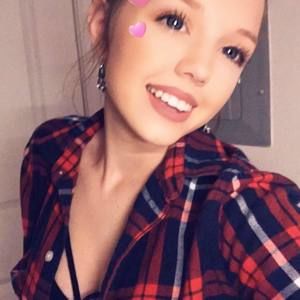 Meet your Posher, Emileigh